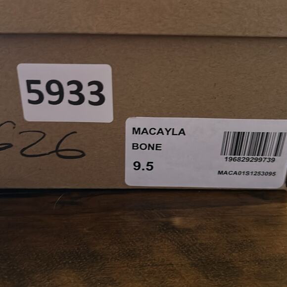 Steve Madden Macayla Platform Block-Heel Booties in Bone NEW Size 9.5 - Picture 11 of 11